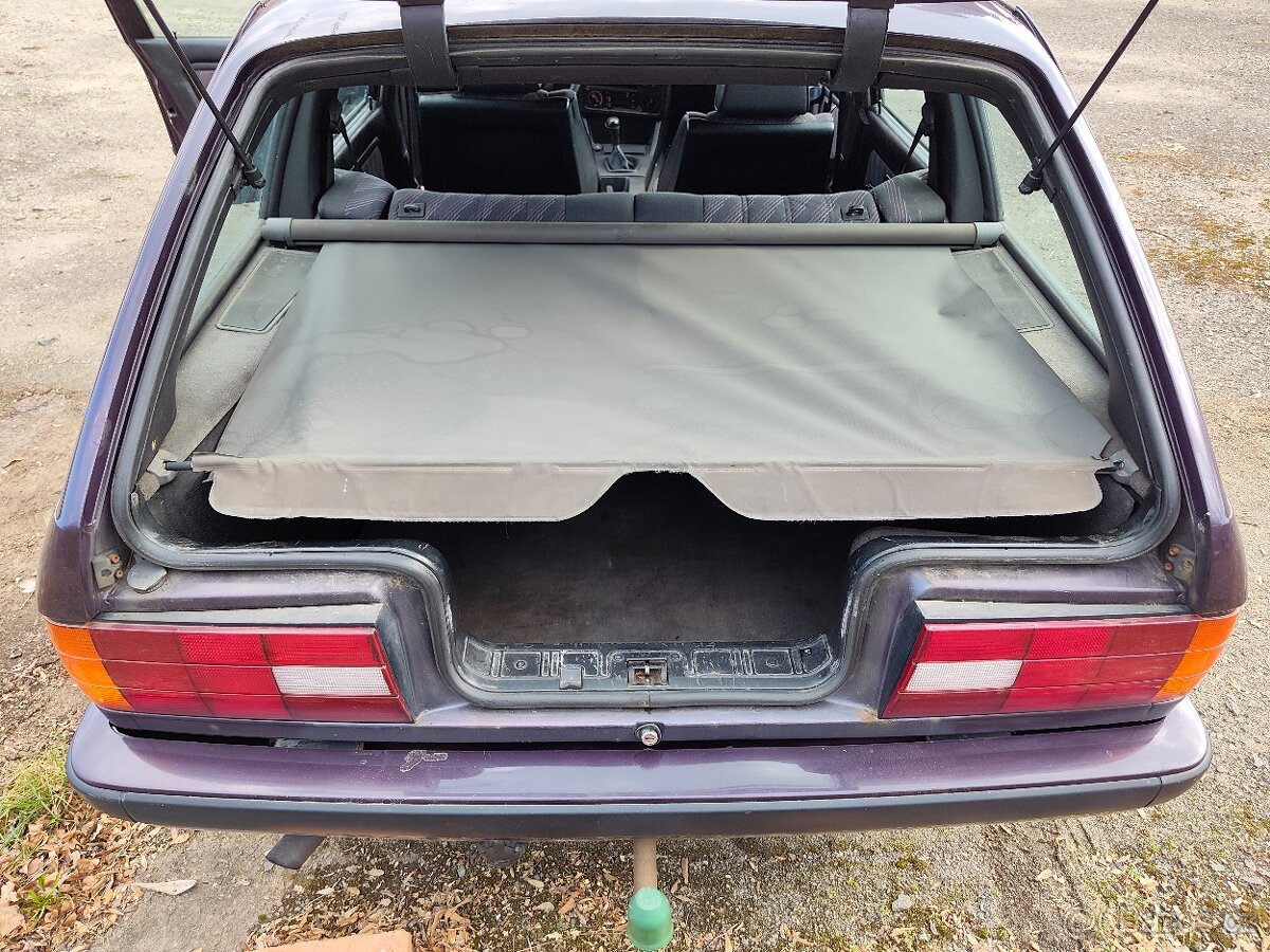 BMW E30 318 Touring - 13