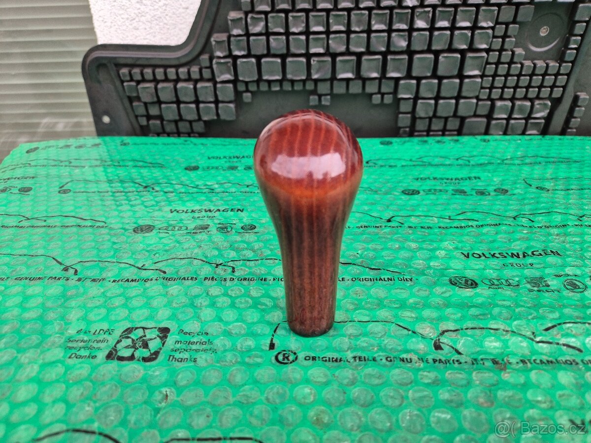 dobová hlavice řadící páky dřevěná Škoda Felicia - 13