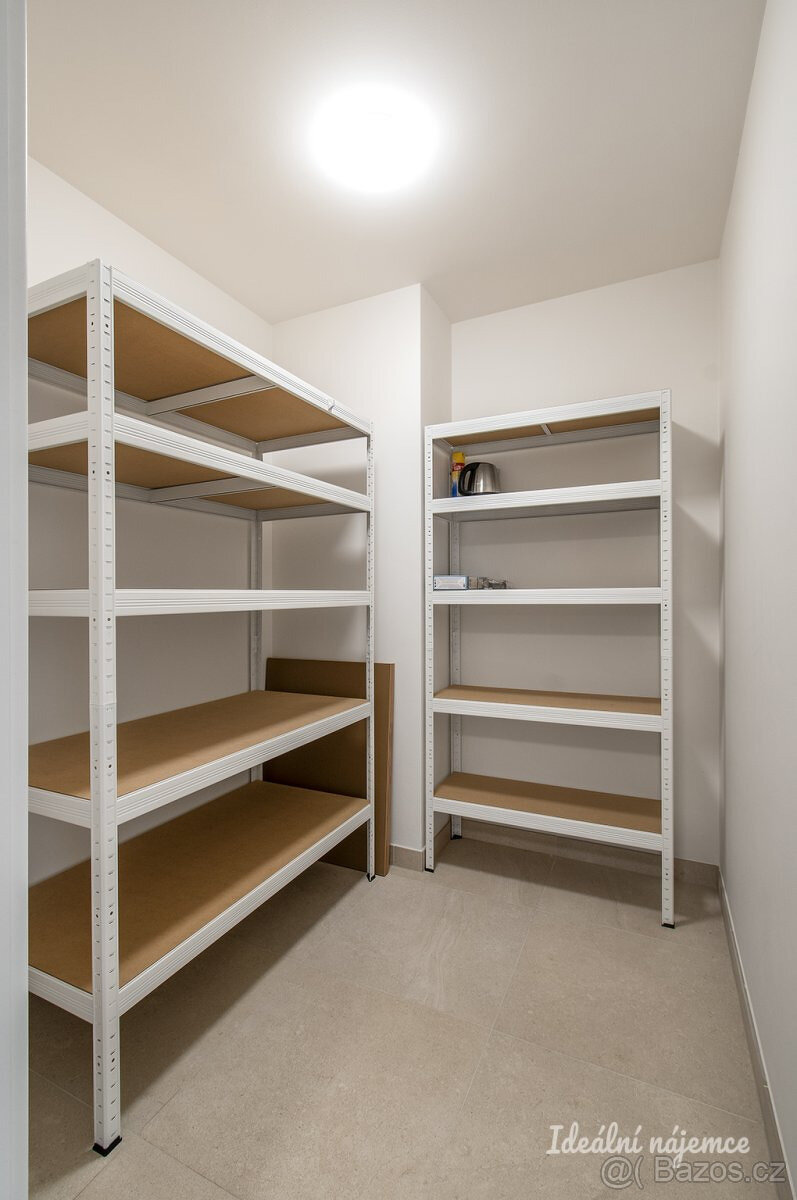 Pronájem bytu 2+kk, Dagmar Burešové, Žižkov, 26000 Kč/měs, 6 - 13