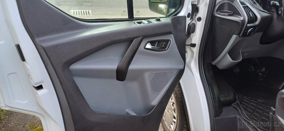 Ford Transit Custom 2.2 TDCi 92 KW, 5 míst - 13