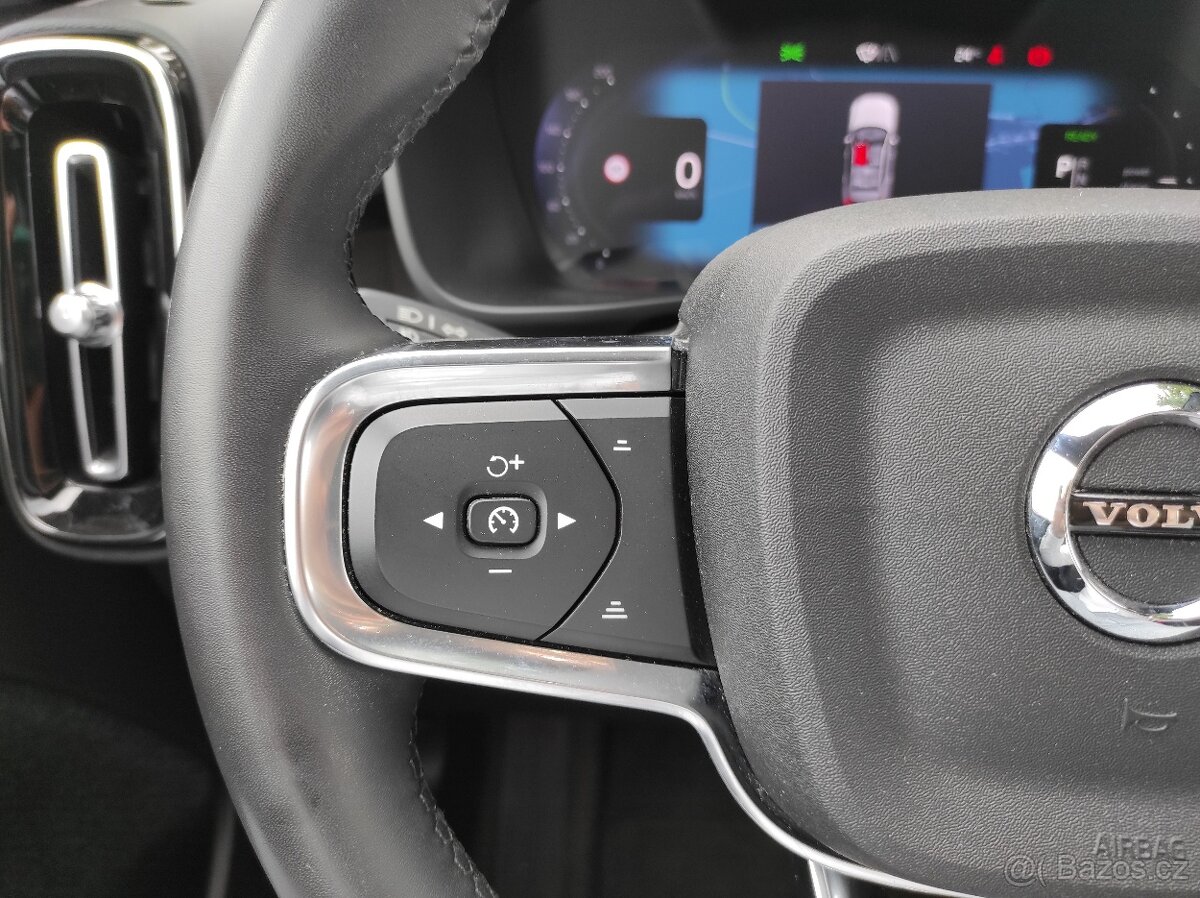 Volvo XC40 EV ULTIMATE + ŠÍBR + TEPELKO SERVIS VOLVO + DPH - 13