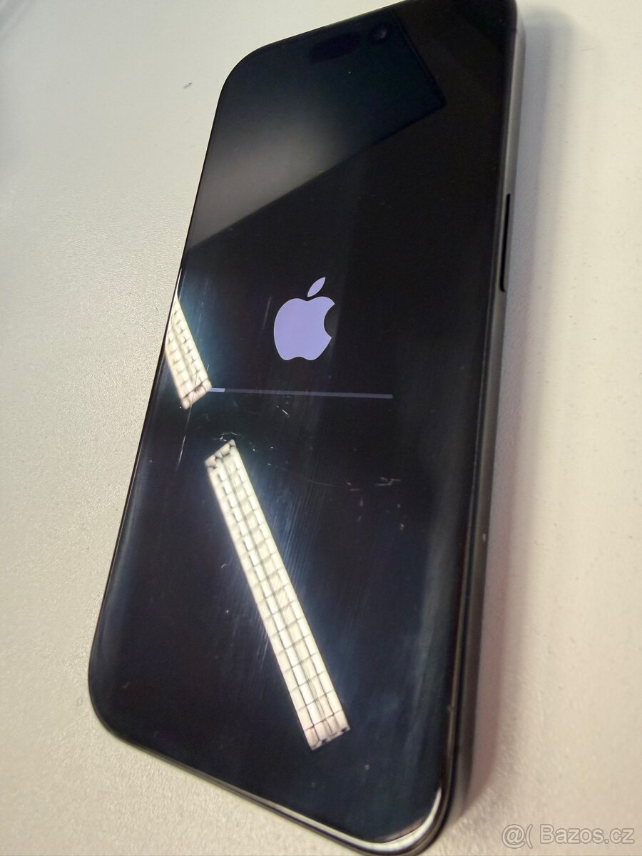 Apple iPhone 15 Pro 256GB černý titan - 13