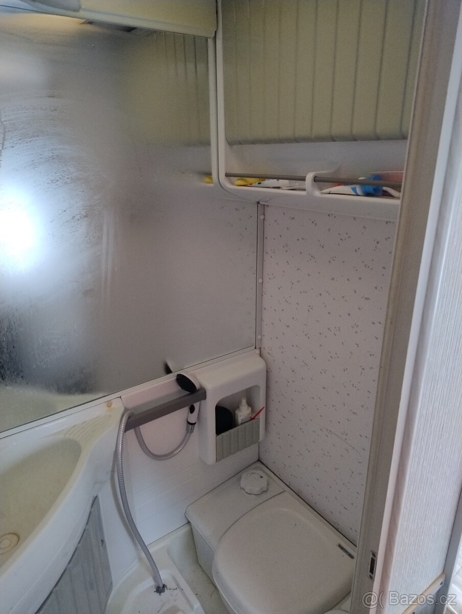 Karavan Knaus pro 5 osob - 13