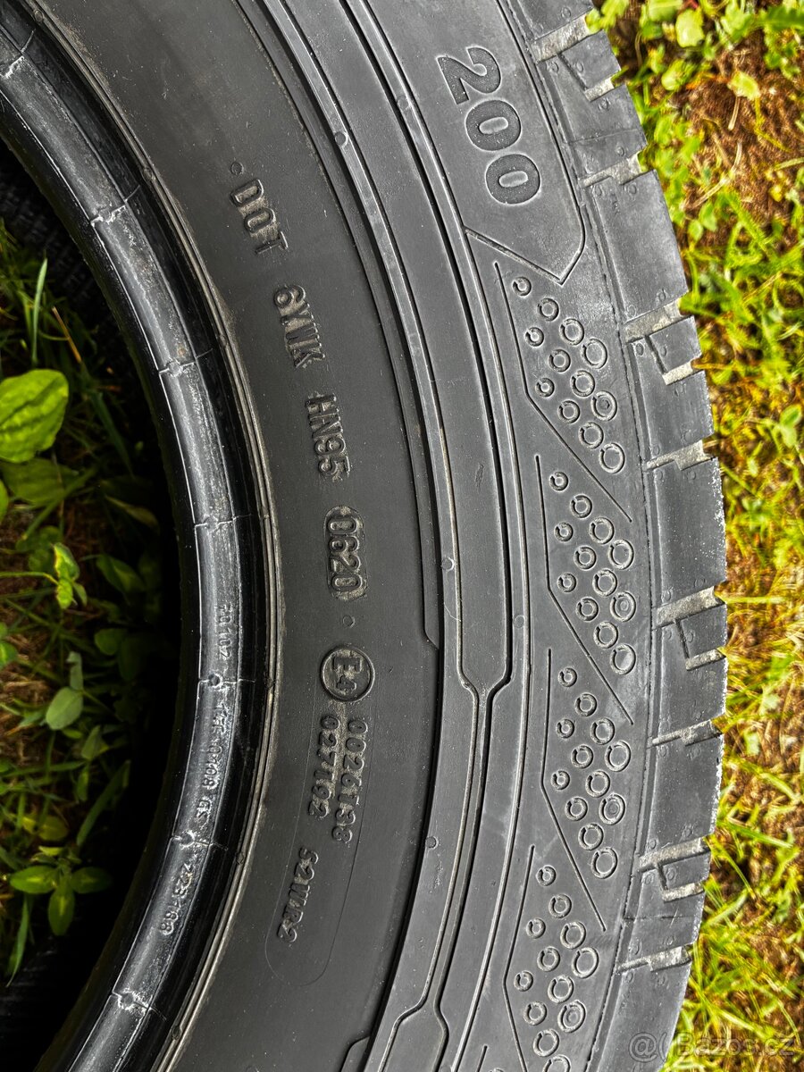 Pneu 215/75/16C - 13