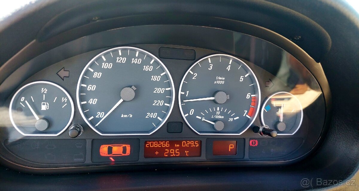 BMW 330i M-packet E46 – LPG, Cabrio, černá metalíza - 13