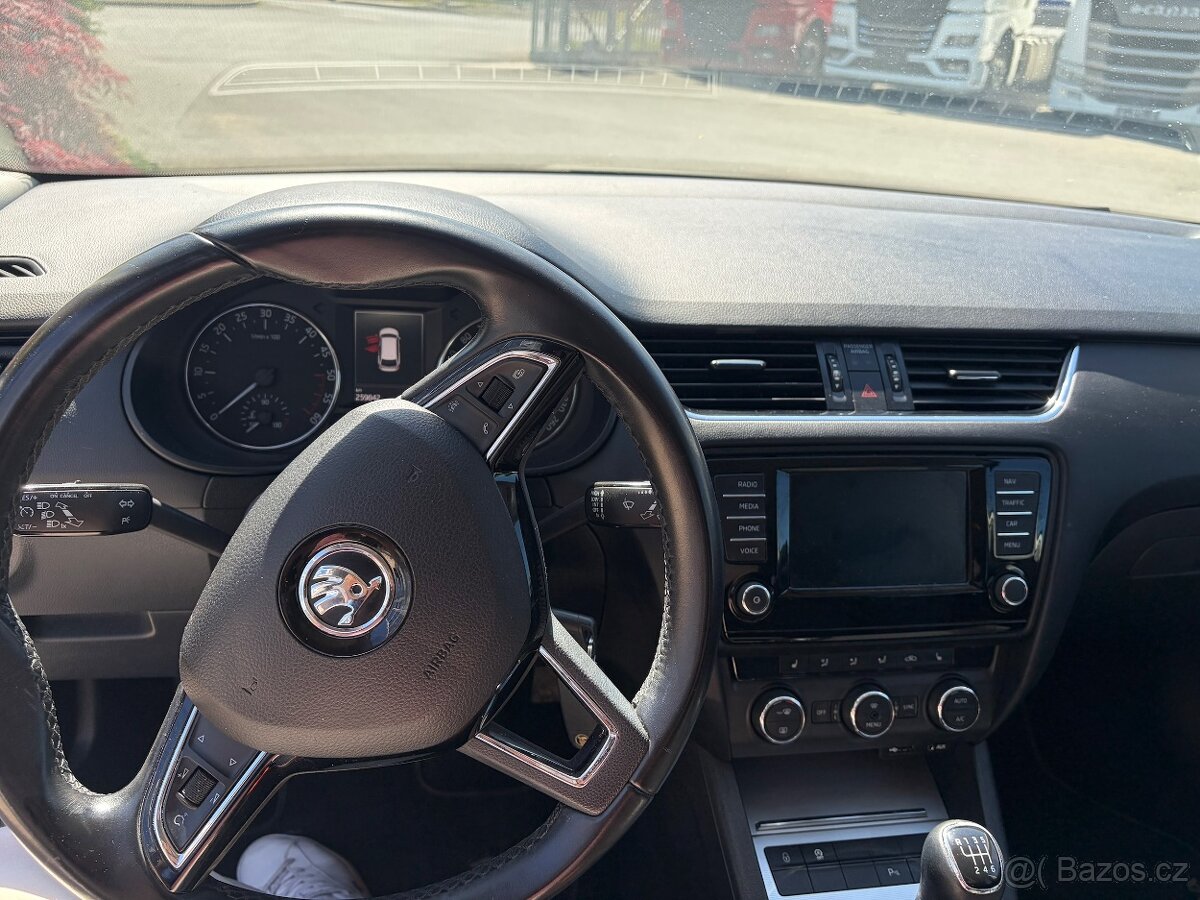 Škoda Octavia 2,0 110kW kombi - 13