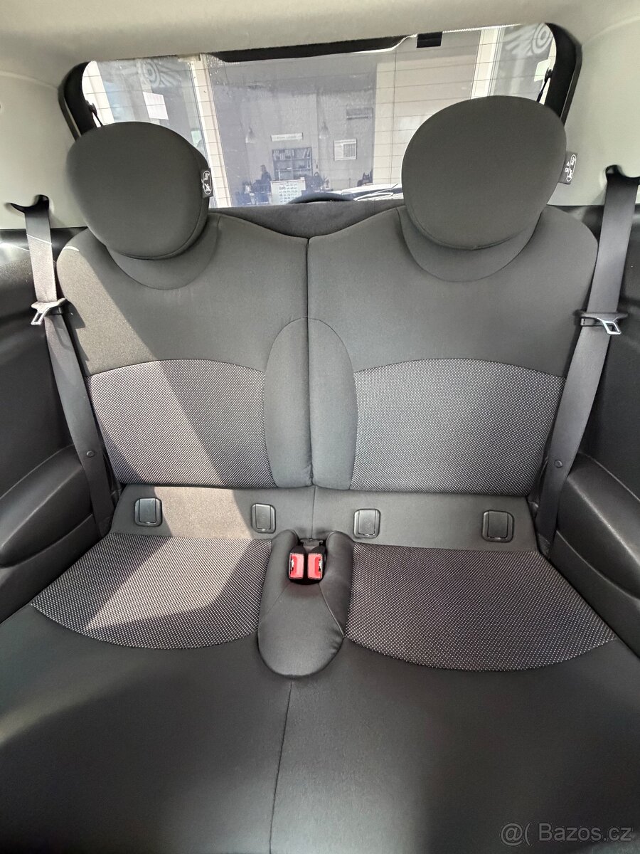 Mini Cooper 1,6i 90kW - 13
