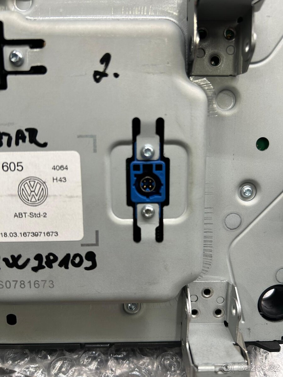 Prodám originalni autoradio VW GOLF 7 - 13