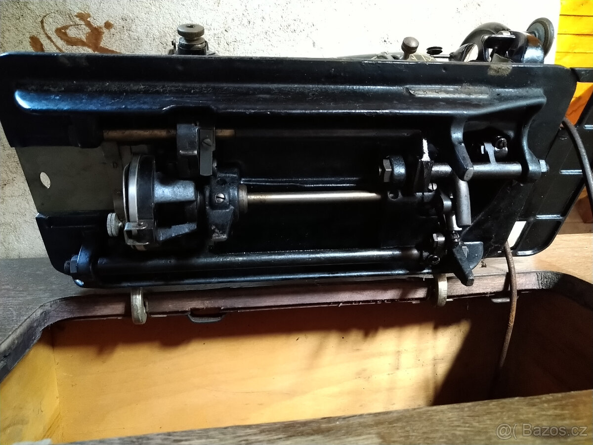 Šlapací šicí stroj Ideal - 13