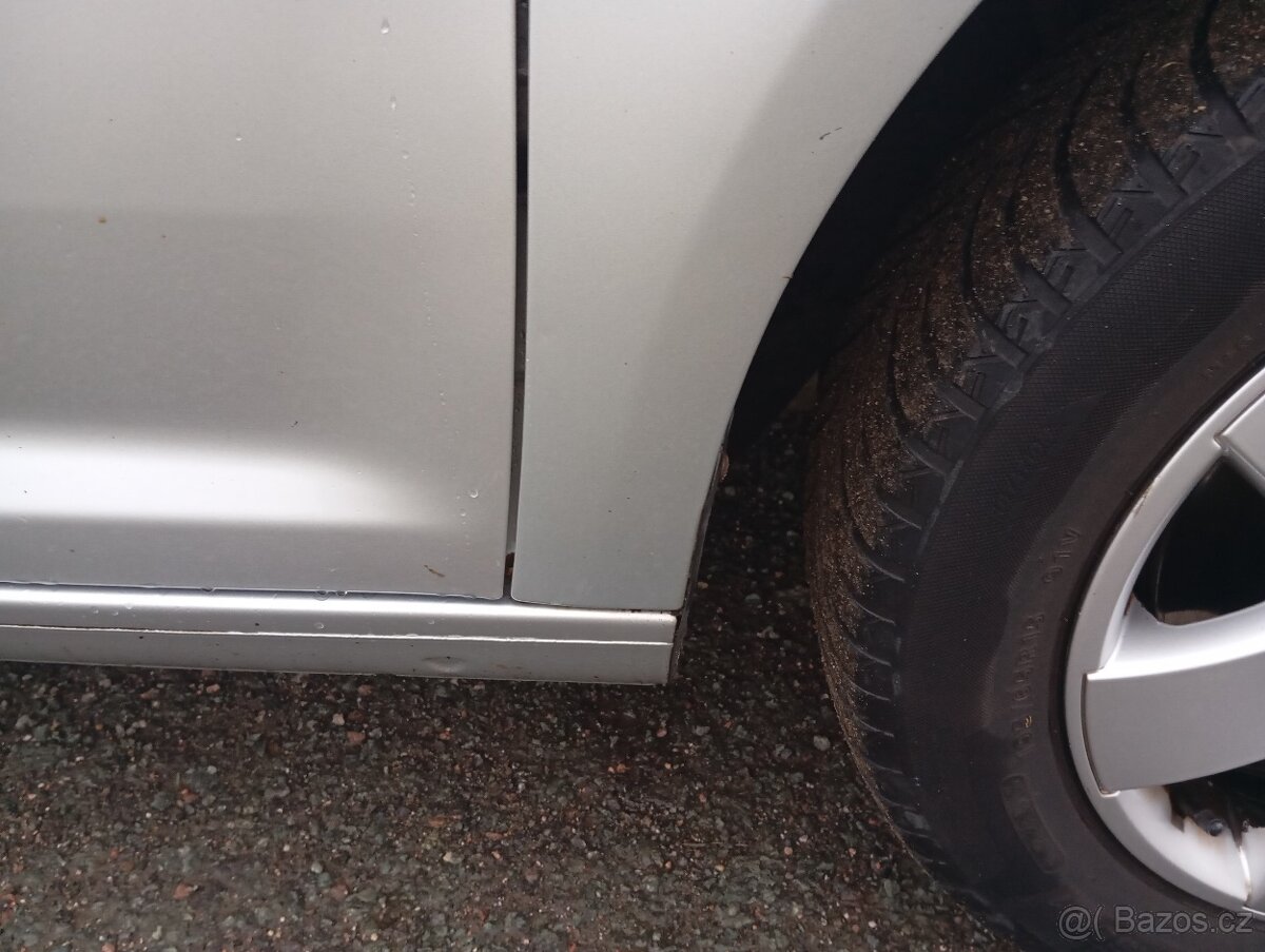 VW Caddy 1.9 Tdi 77kw Life Gewinner, 1.majitelka - 13