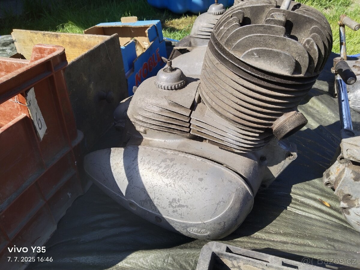 Jawa a ČZ - 13