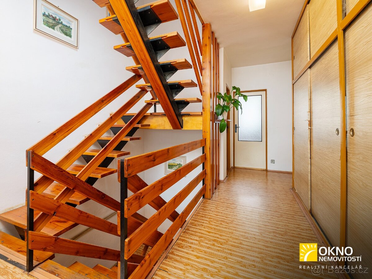 Rodinný dům s garáží a zahradou - 13