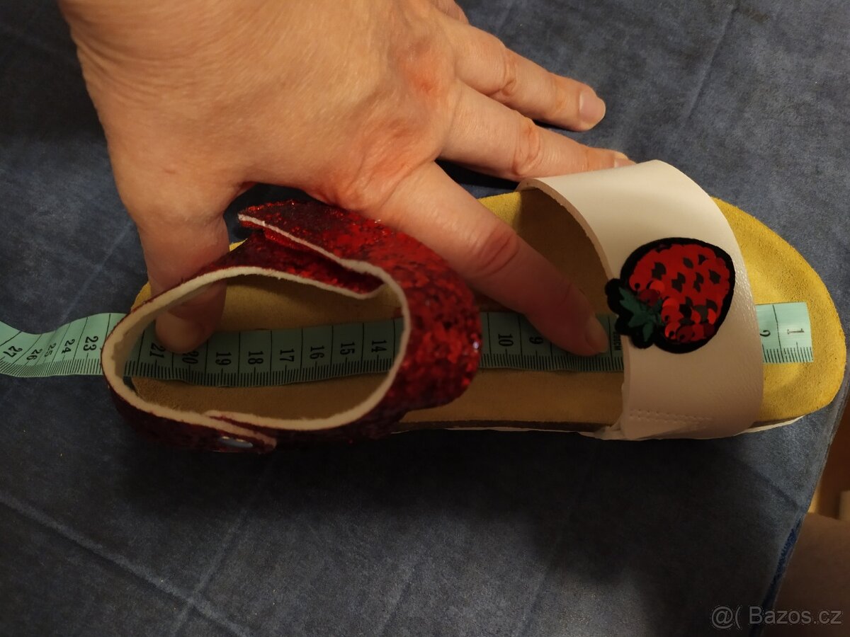 Dívčí sandály zn. Superfit, vel. 33, flitry, jahody - 13