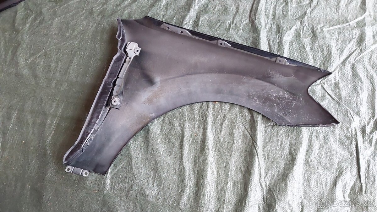 Mercedes W164 BLATNÍK LEVÝ ČERNÝ 2500kč - 13