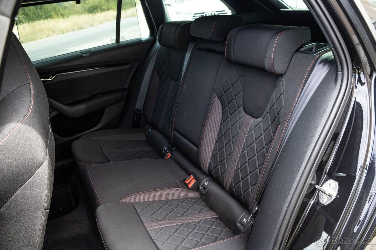 Škoda Octavia Combi 2.0 TDI RS DSG - 13