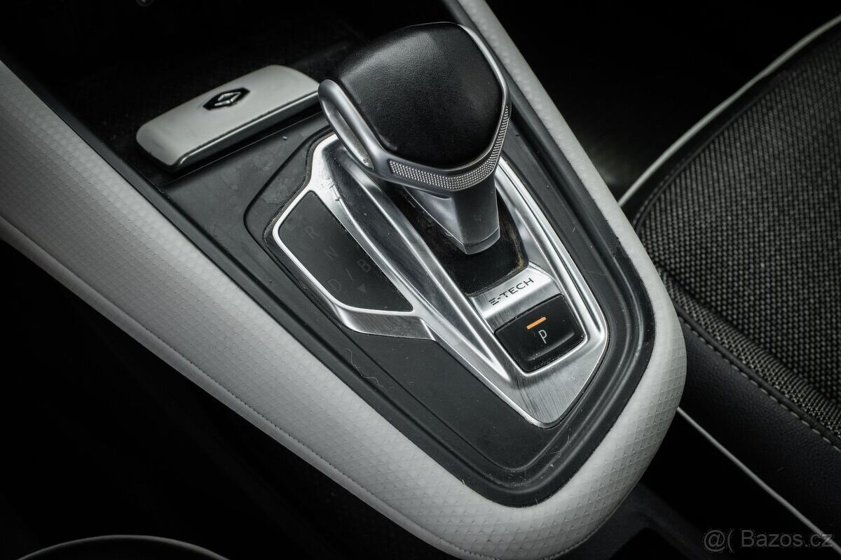 Renault Captur E-Tech PHEV Intens, 68kW, A6 - 13