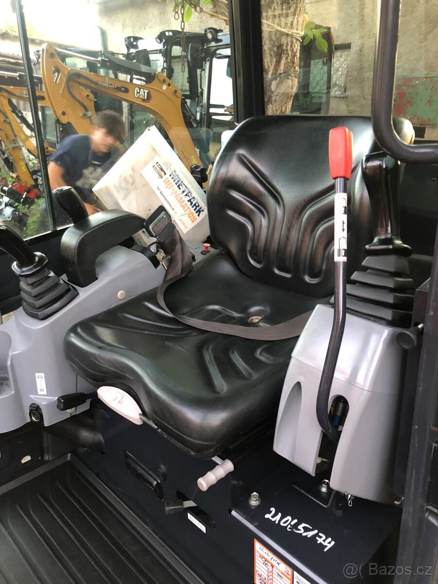Minibagr KUBOTA KX 016 - 13