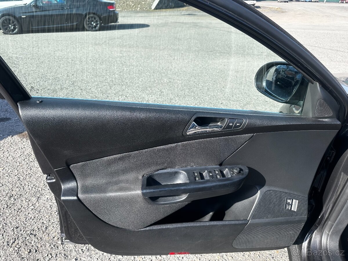 VW PASSAT 2,0FSI - PO SERVISE - PŮVOD ČR - UDRŽOVANÝ STAV - 13