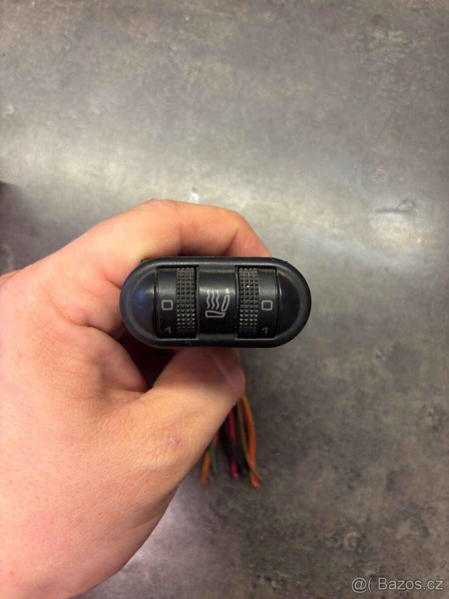 Ovladače výhřevu sedadel - 13