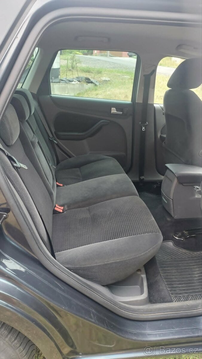 FORD FOCUS kombi, benzín, manuál, 1,6 - 13