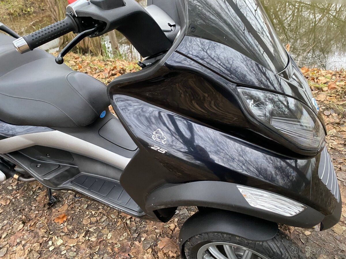 Piaggio MP3 - 13
