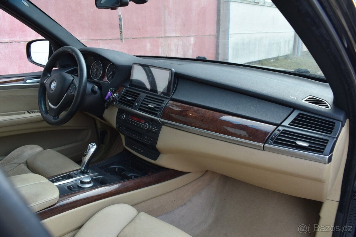 BMW X5 3.0Si/KŮŽE/DVD/ANDROID/TAŽNÉ/ - 13
