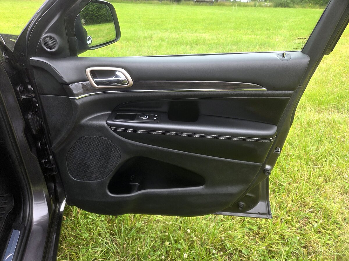 Jeep Grand Cherokee Overland 3.0d SLEVA - 13