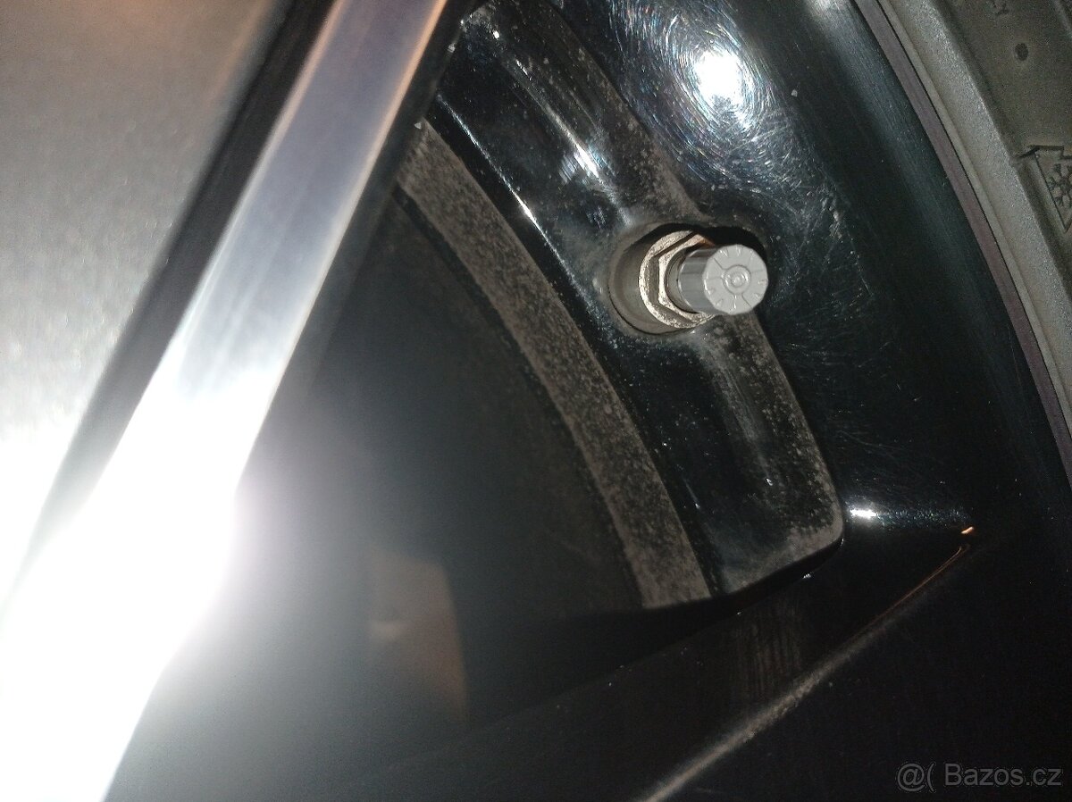 ZANOVNI ZIMNI 21" LEEDS originál VW Touareg r.v. 2023 - 13