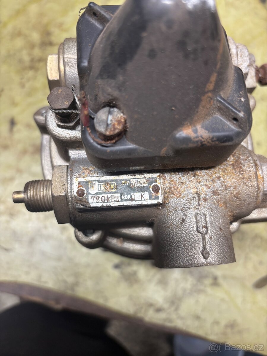 Regulátor tlaku Tatra - 13