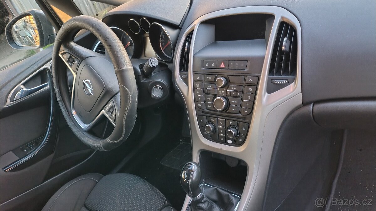 Opel Astra J Tourer 1,3 D/ECOflex a 1,4 Benzin 88kw - 13