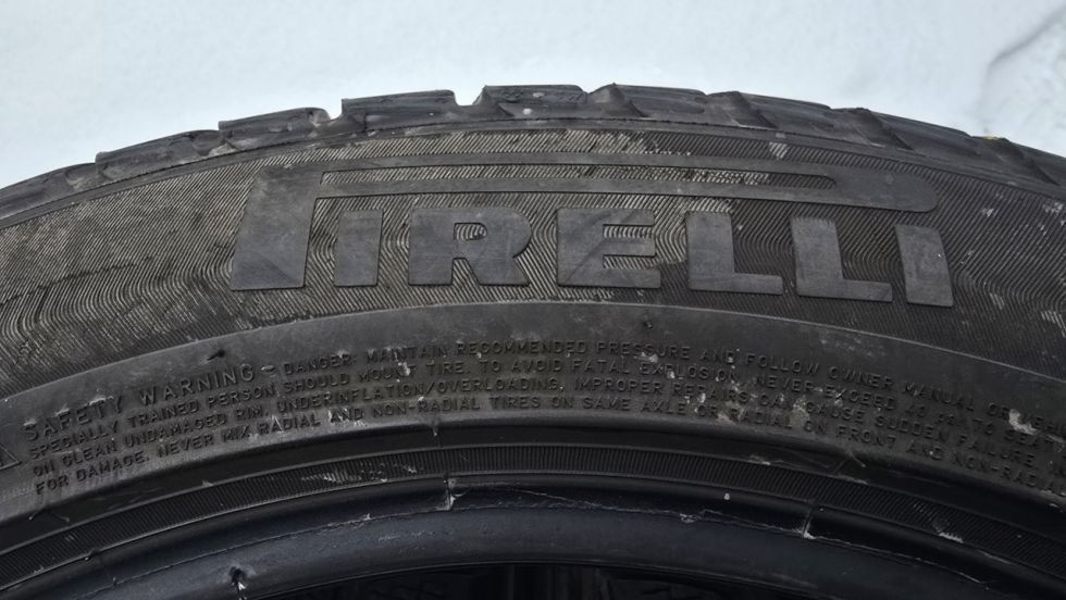 Zimní pneu 255/45/19 Pirelli - 13