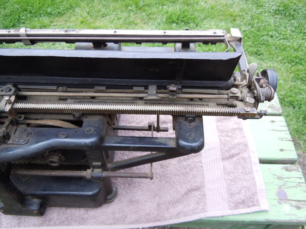 STARÝ PSACÍ STROJ REMINGTON 12 - 13