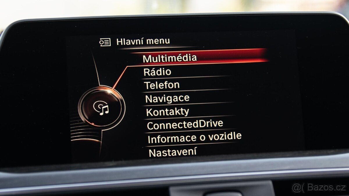 BMW Řada 3, 330d 190kW xDrive LuxuryLine - 13