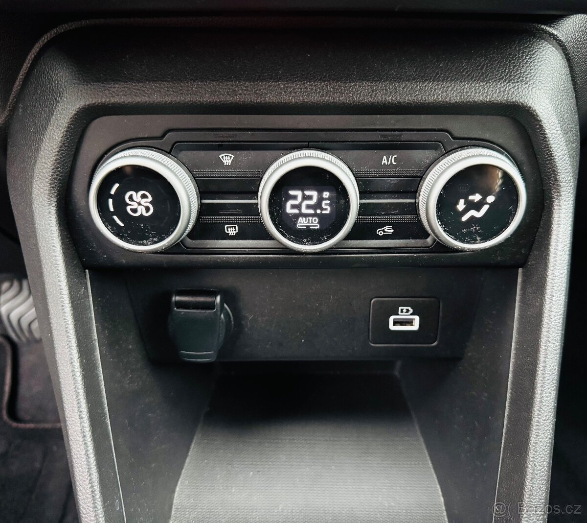 Dacia Jogger 1,0 TCe 81KW LIMITED EDITION,NAVI,7 MIST - 13