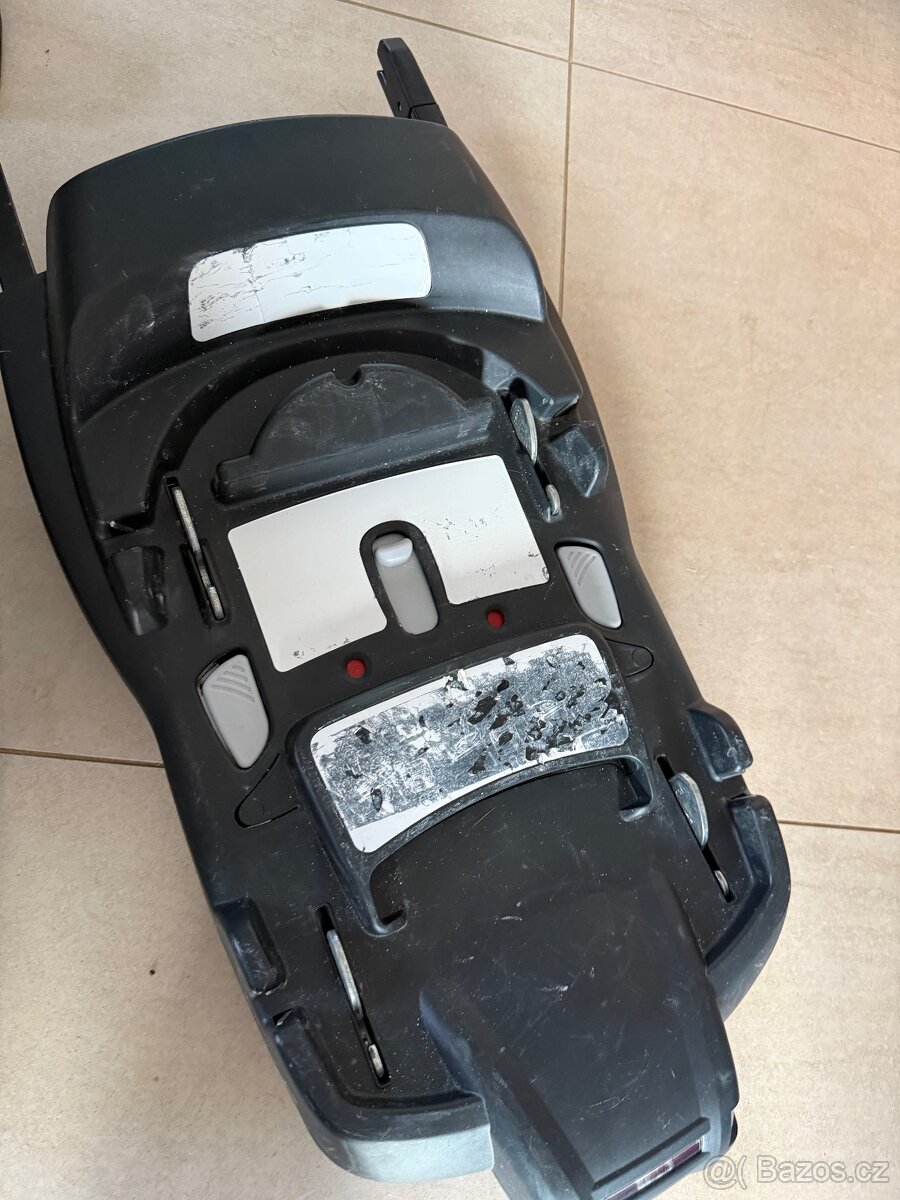 2x autosedačka BeSafe + 1x Isofix - 13