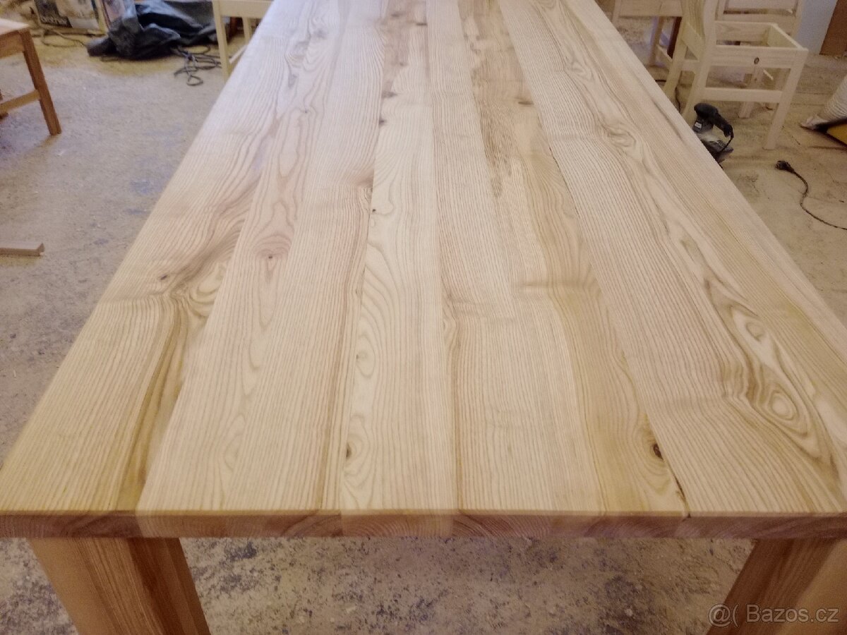 Jídelní stůl a židle - 13