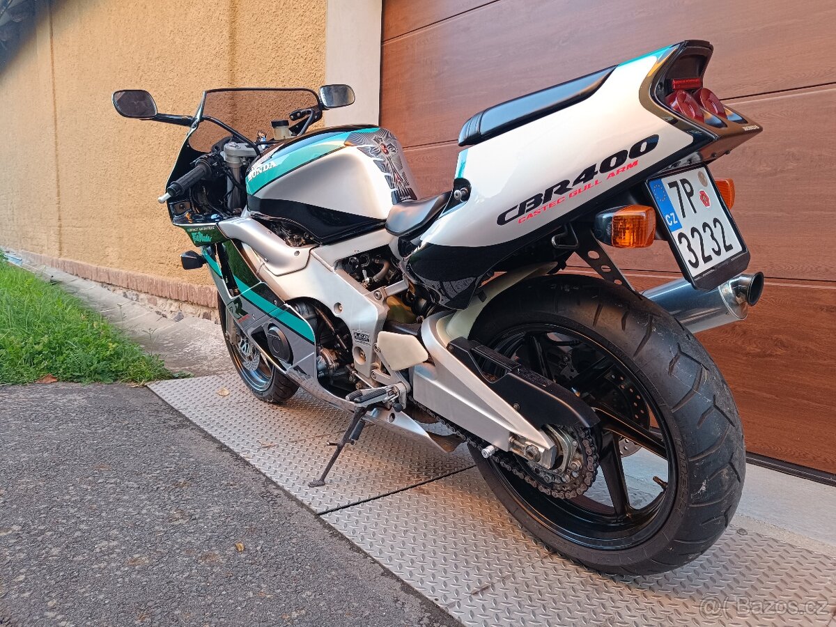 Honda CBR 400 RR - 13