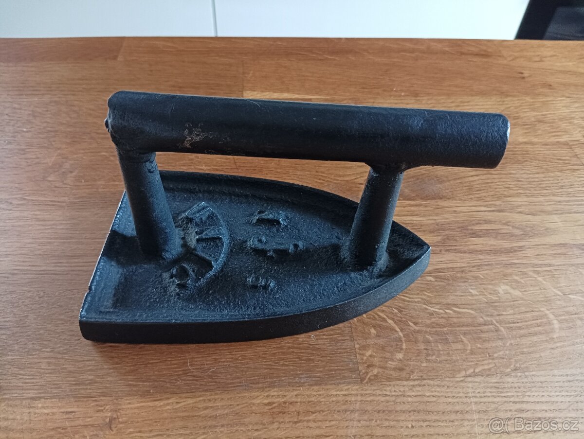 STAROŽITNÁ NAHŘÍVACÍ ŽEHLIČKA UNIC 19. STOL. FRANCIE - 13