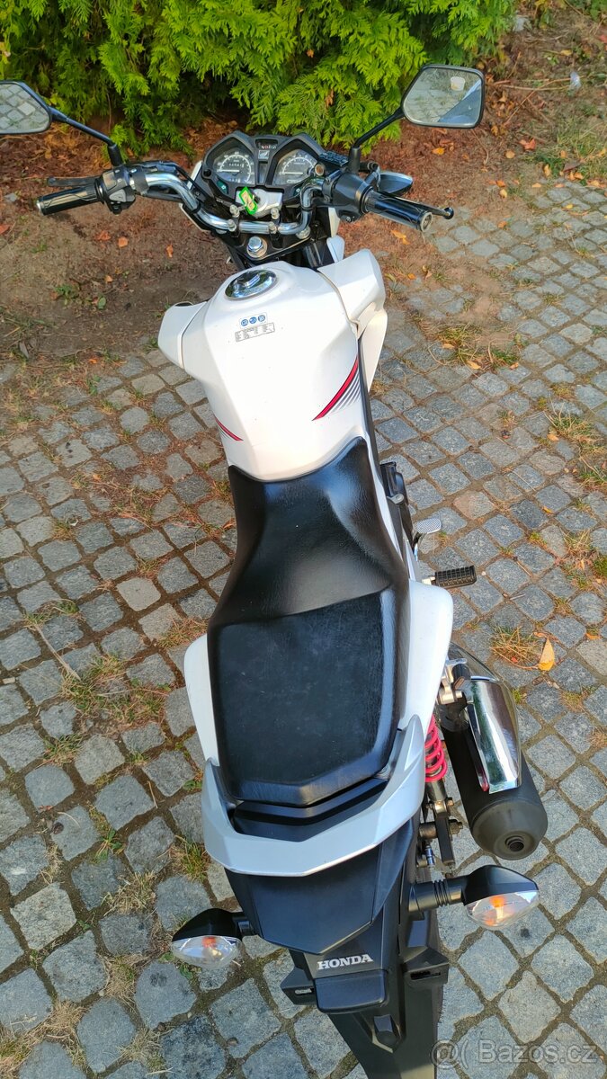Honda CB 125 F - 13