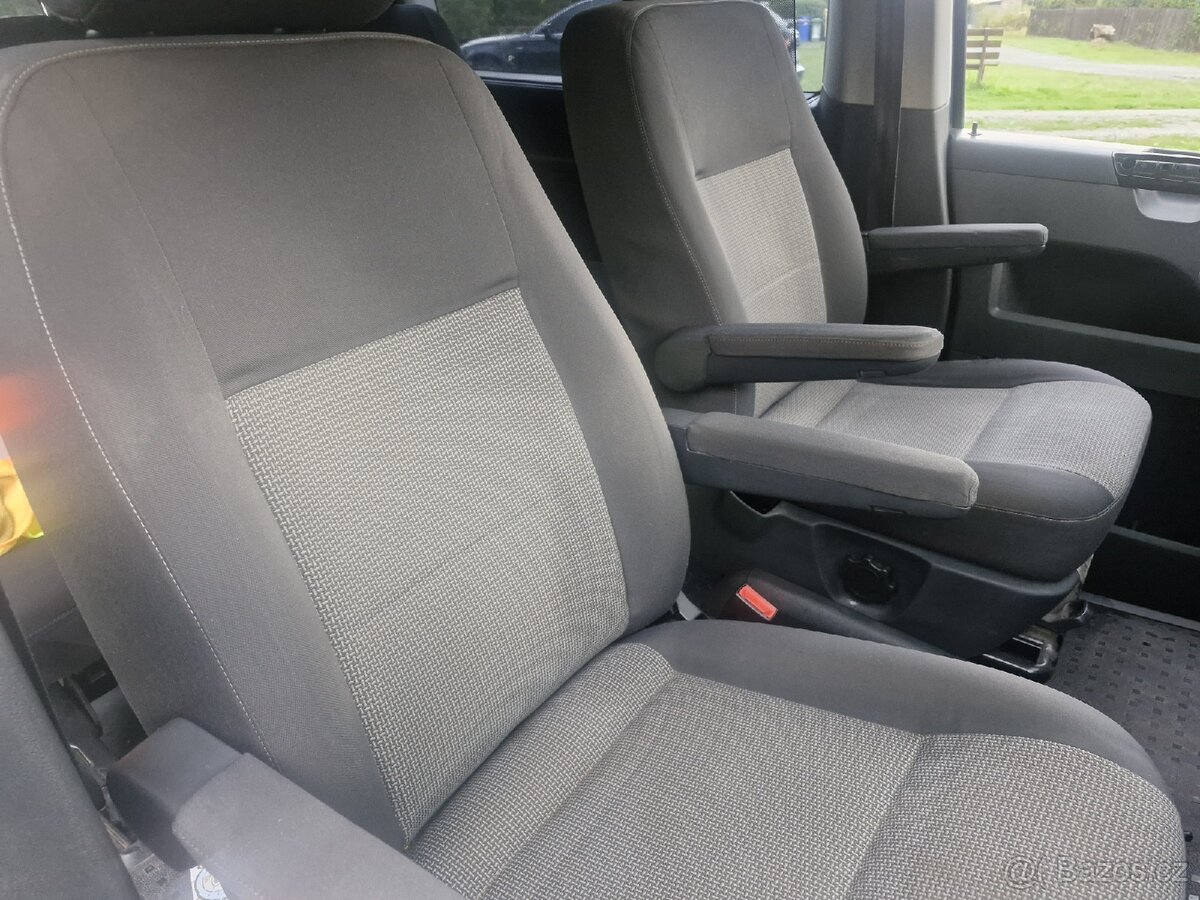 Volkswagen Caravelle - 13