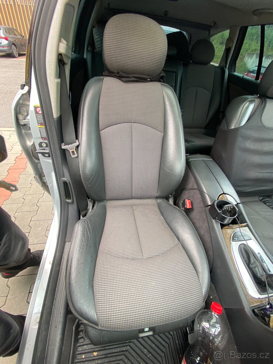 Mercedes Benz E280CDI V6 výbava AVANTGARDE - 13