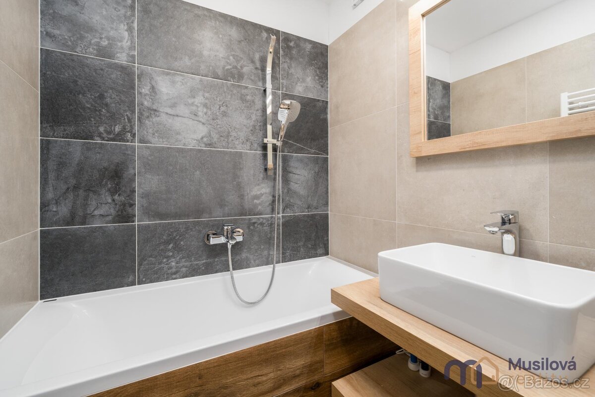 Prodej bytu 3+1 80 m2 - 13