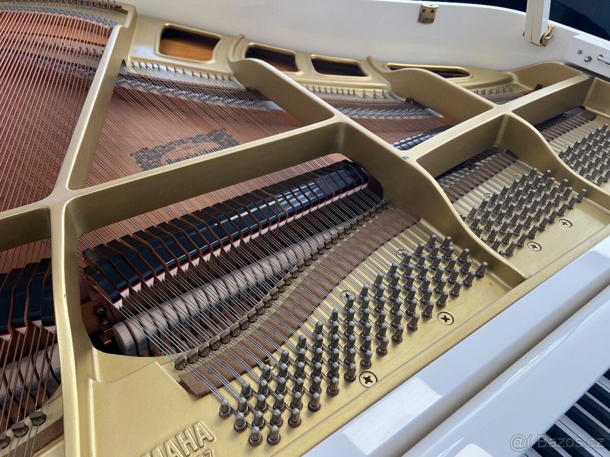 Japonský klavír Yamaha se zárukou 5 let. Doprava zdarma - 13