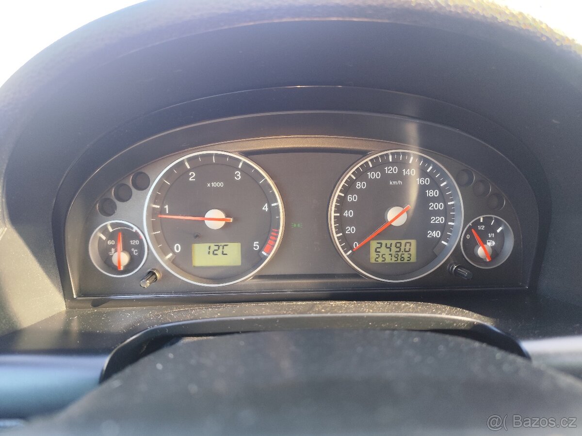 Mondeo mk3 2.2 114kw St-packet sedan - 13