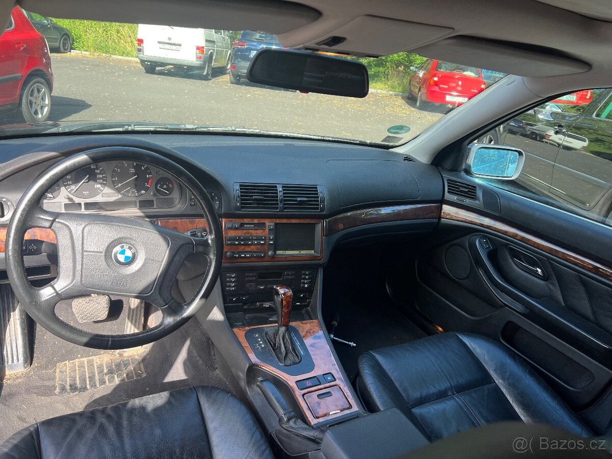 BMW e39 523ia - 13
