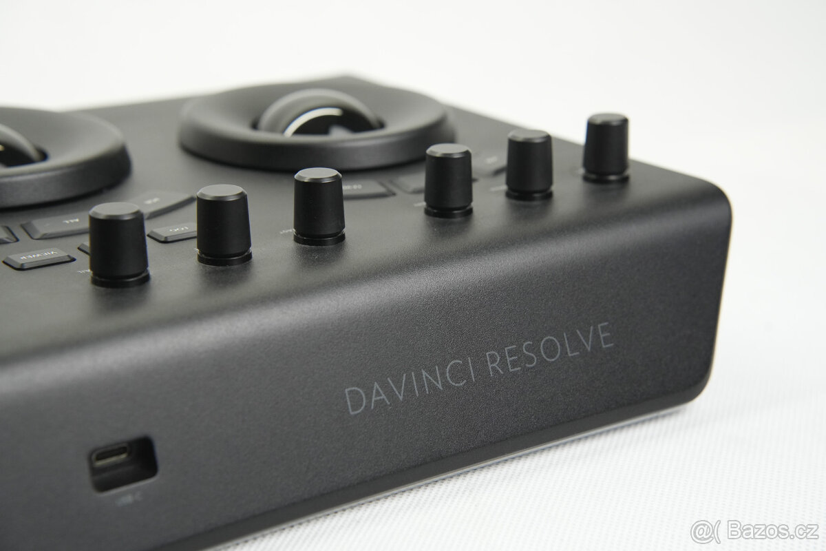 Blackmagic Design DaVinci Resolve Micro Panel - 13