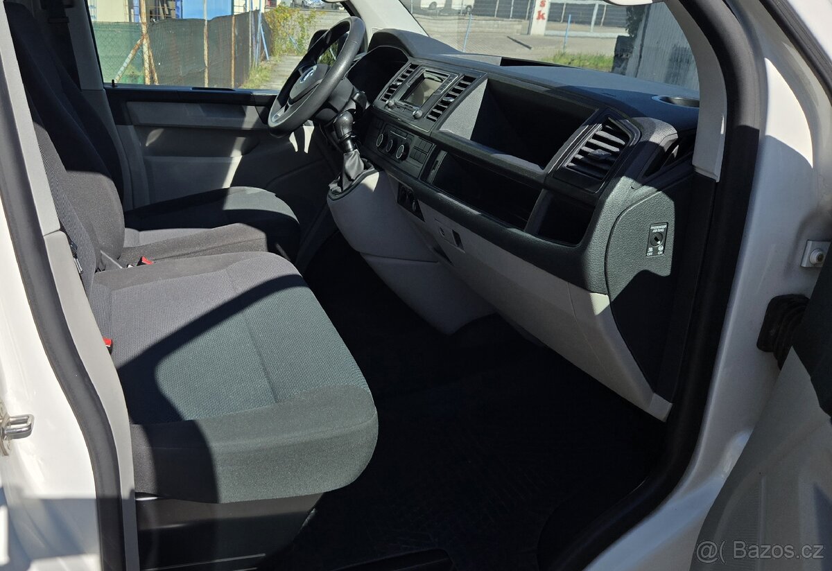 Prodám VW Transportér T6 , 2.0 TDI,r.v. 2016 - 13