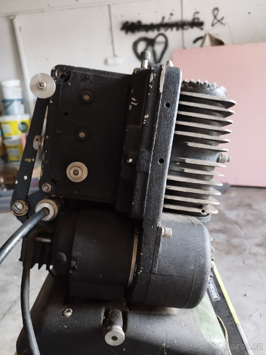 Prodám staré promítačky - 13