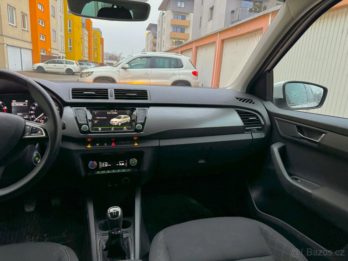 Škoda Fabia 2015 1.2TSI 66kW Style, Výhřev, CarPlay, Keyless - 13