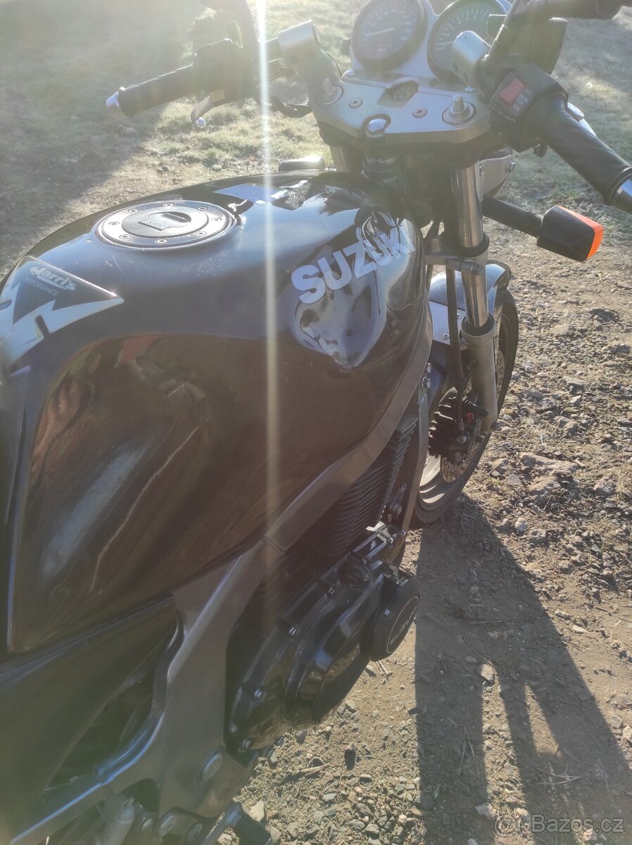 Suzuki GS 500 E otevřená - 13